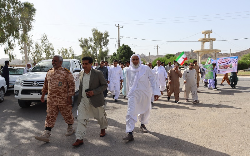 پیاده‌روی و اردوی فرهنگی با حضور مسئولان