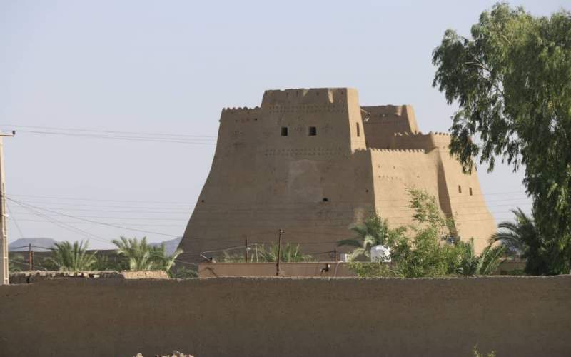 «قلعه سب» بلند‌ترین بنای خشتی و گلی ایران