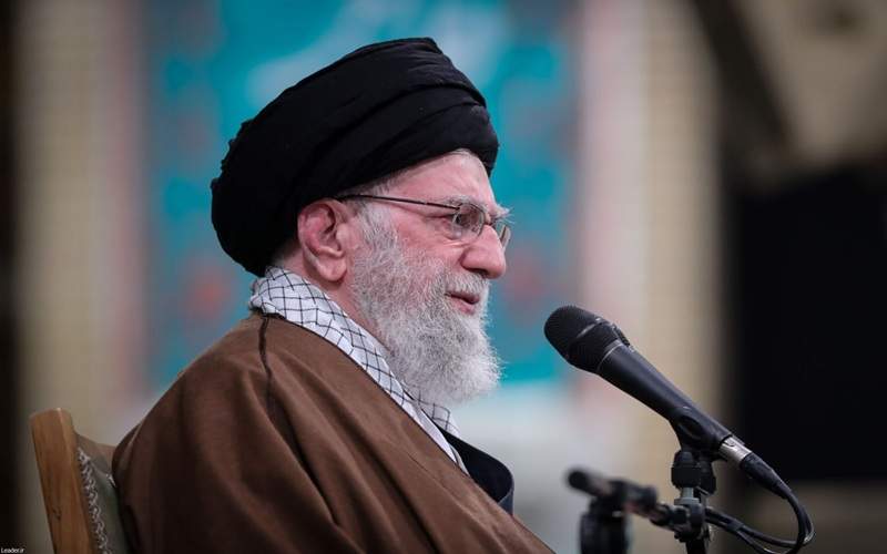 اصلی‌ترین هدف دشمن تغییر هویت ملت ایران است