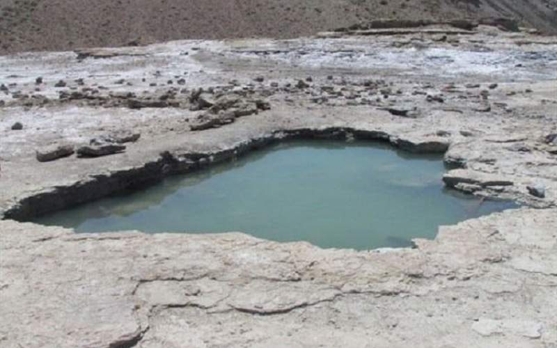 پیرگیابان؛ چشمه‌ای سحرانگیز در سیب و سوران