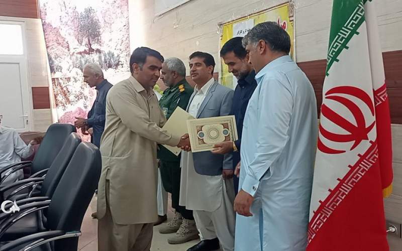 کارگران مجاهدان عرصه سازندگی‌اند